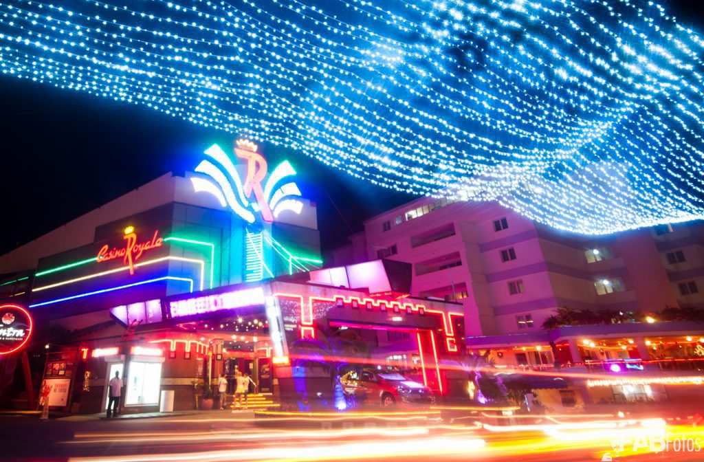 Nightlife and casinos in St. Maarten